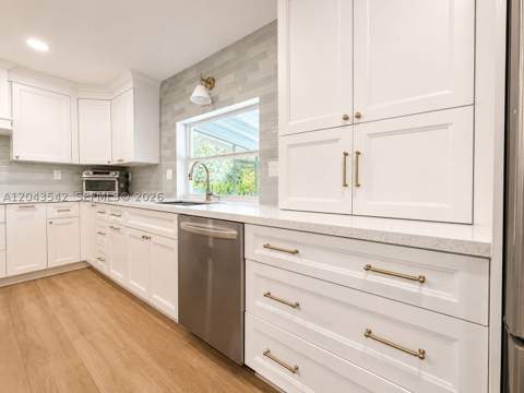 8481 SW 144th St, Palmetto Bay FL - photo 12 of 47