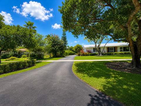 8481 SW 144th St, Palmetto Bay FL - photo 7 of 47