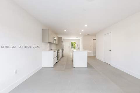 2505 NE 193rd St 4108, Miami FL - photo 7 of 17