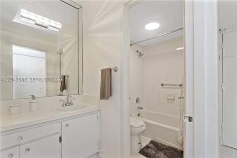 100 Lincoln Rd 306, Miami Beach FL - photo 10 of 32