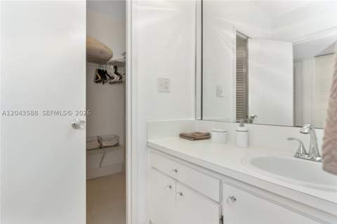 100 Lincoln Rd 306, Miami Beach FL - photo 13 of 32
