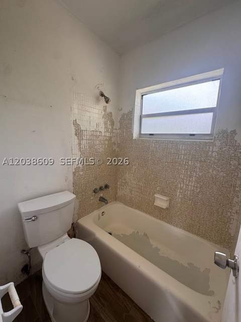 1860 Venice Park Dr 208, North Miami FL - photo 11 of 15