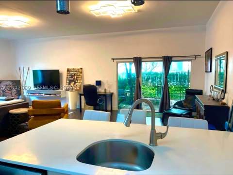 2732 SW 26 St 2732, Miami FL - photo 11 of 41