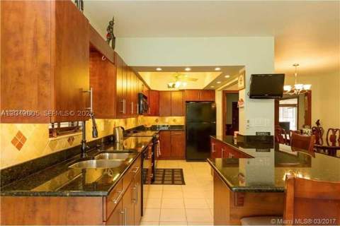 5931 SW 46th St, Miami FL - photo 12 of 35