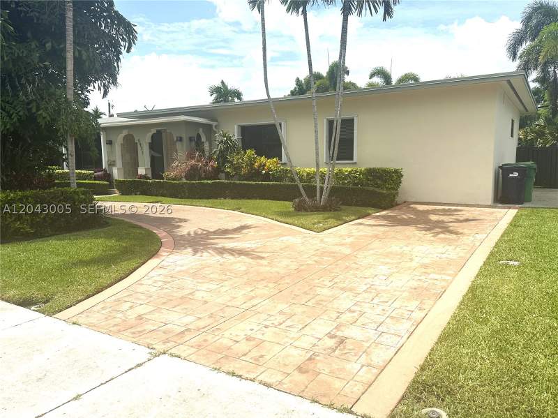 4 bedroom SingleFamilyResidence at 5931 SW 46th St, Riviera Estates 1st Addn, Miami — photo 4