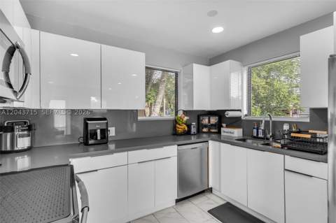 15100 NE 14th Ct, North Miami Beach FL - photo 14 of 34