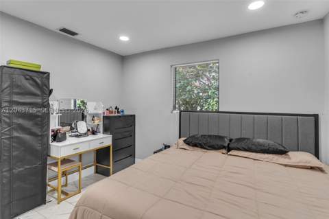 15100 NE 14th Ct, North Miami Beach FL - photo 7 of 34