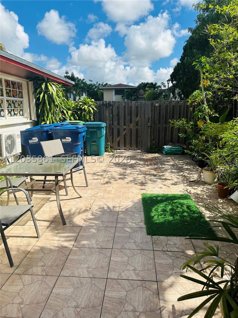 6 bedroom SingleFamilyResidence at 14724 SW 107th Ter, Juniper At The Hammocks, Miami — photo 3