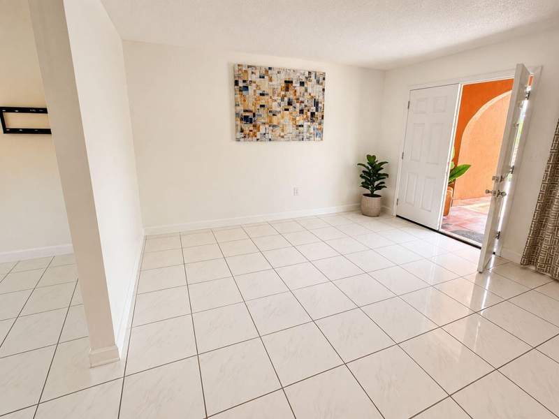 3 bedroom SingleFamilyResidence at 4210 W 10th Court, Mango Hill, Hialeah — photo 3