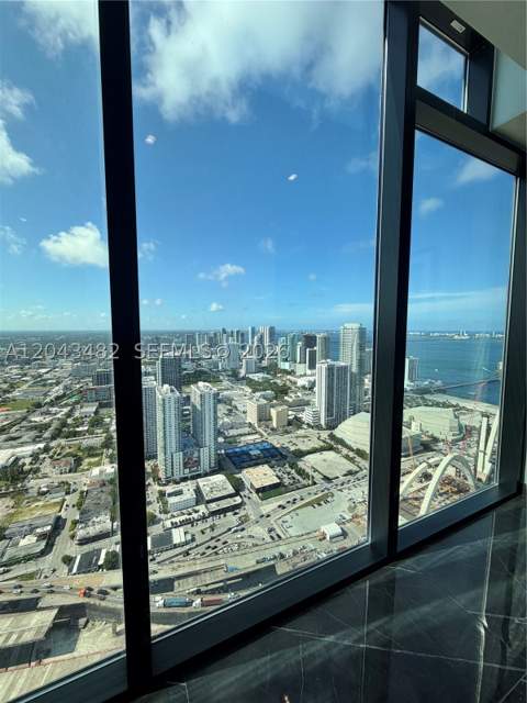 20 NE 11th St 4902, Miami FL - photo 10 of 12
