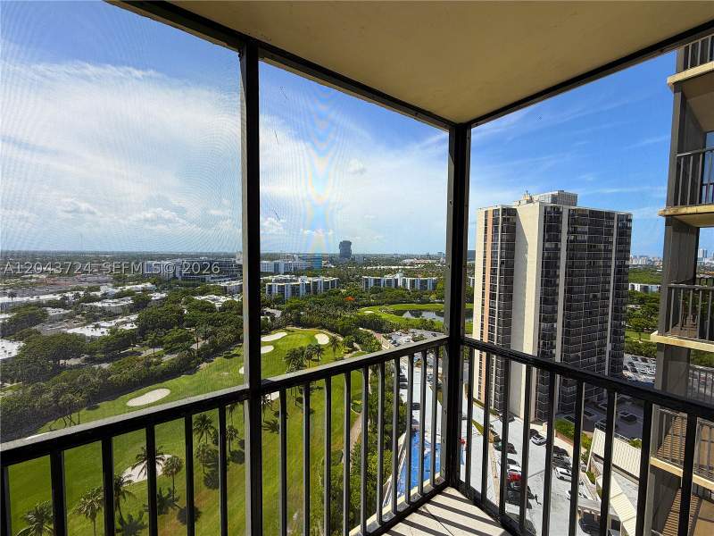 2 bedroom Condominium at 20335 W Country Club Dr 2210, Coronado Condo- Tower I, Aventura — photo 4