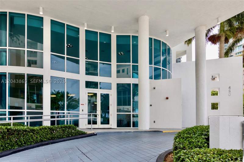 2 bedroom Condominium at 480 NE 30th St 1507, Platinum Condo, Miami — photo 2