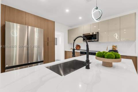 831 NE 128th St, North Miami FL - photo 16 of 54