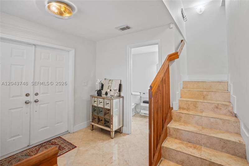 2 bedroom Townhouse at 1043 SW 9th Ct F-1, Roads End Village Condo, Miami — photo 4