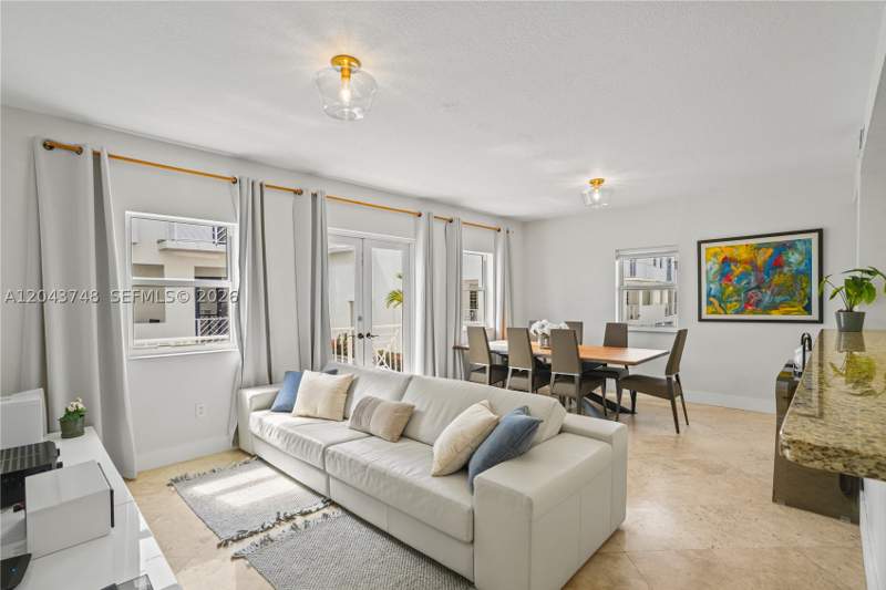 2 bedroom Townhouse at 1043 SW 9th Ct F-1, Roads End Village Condo, Miami — photo 5