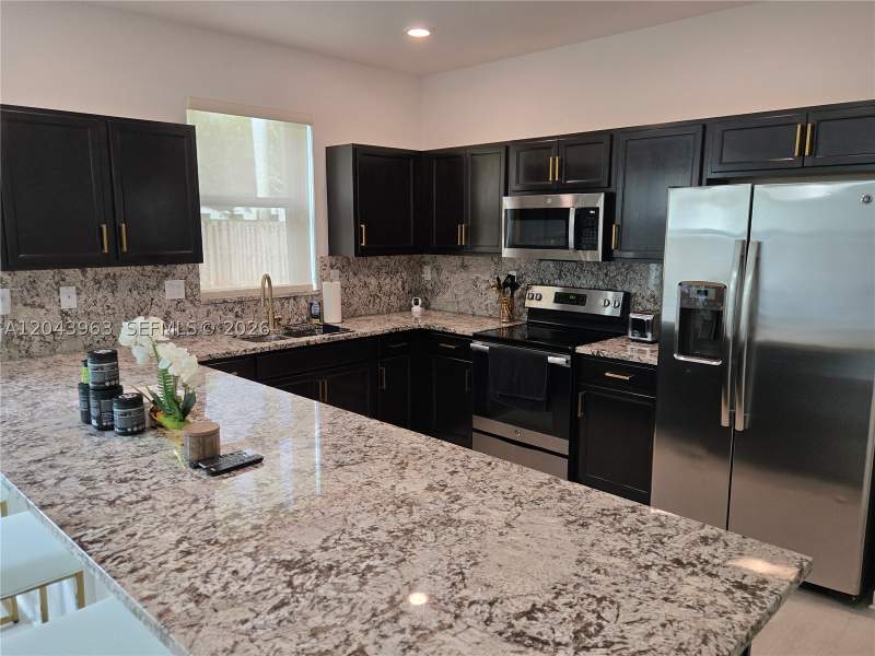 4 bedroom SingleFamilyResidence at 634 SE 37 Ave, Baywinds of Abaco, Homestead — photo 5
