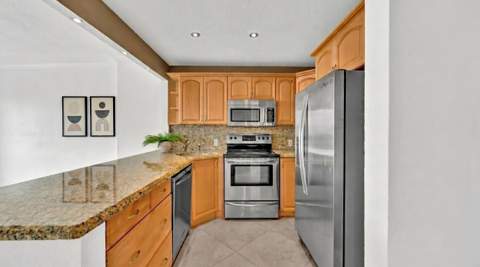 3675 N Country Club Drive 2405, Aventura FL - photo 6 of 23