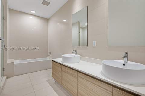 121 NE 34th St PH3206, Miami FL - photo 8 of 16