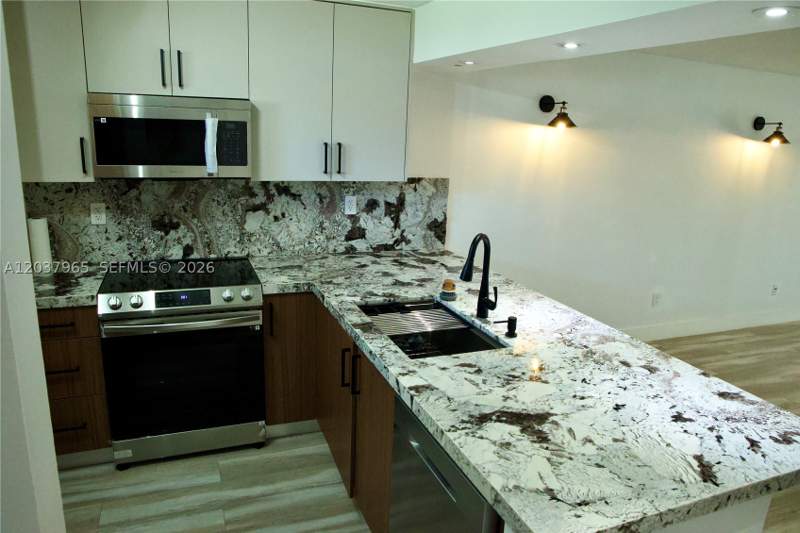 2 bedroom Condominium at 4600 SW 67th Ave 127, Sunwood Condo, Miami — photo 4