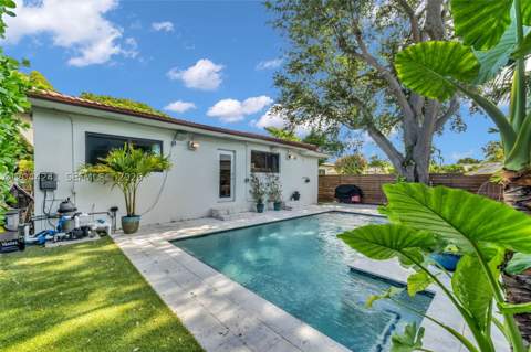 2220 SW 25th St, Miami FL - photo 6 of 24