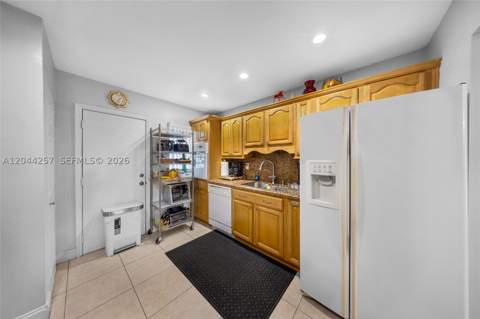 1950 W 54th St 206, Hialeah FL - photo 7 of 31
