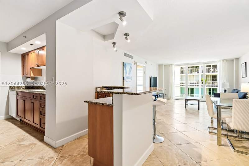 1 bedroom Condominium at 6917 Collins Ave 1012, The Collins Condo, Miami Beach — photo 5