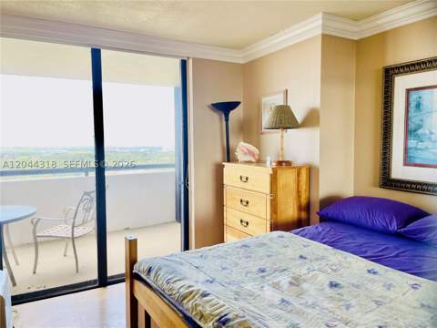 2555 Collins Ave 2006, Miami Beach FL - photo 12 of 27