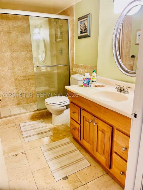 2555 Collins Ave 2006, Miami Beach FL - photo 13 of 27