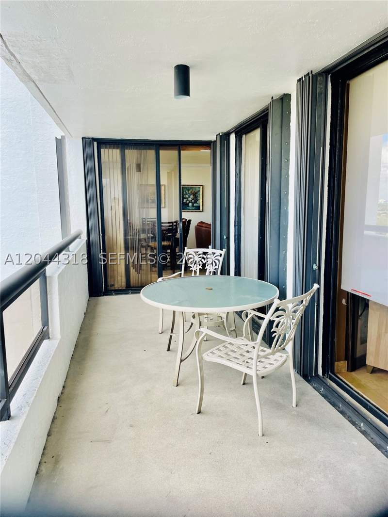 2 bedroom Condominium at 2555 Collins Ave 2006, Club Atlantis Condo, Miami Beach — photo 3