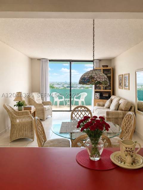 1825 W 44th Pl 806, Hialeah FL - photo 6 of 8
