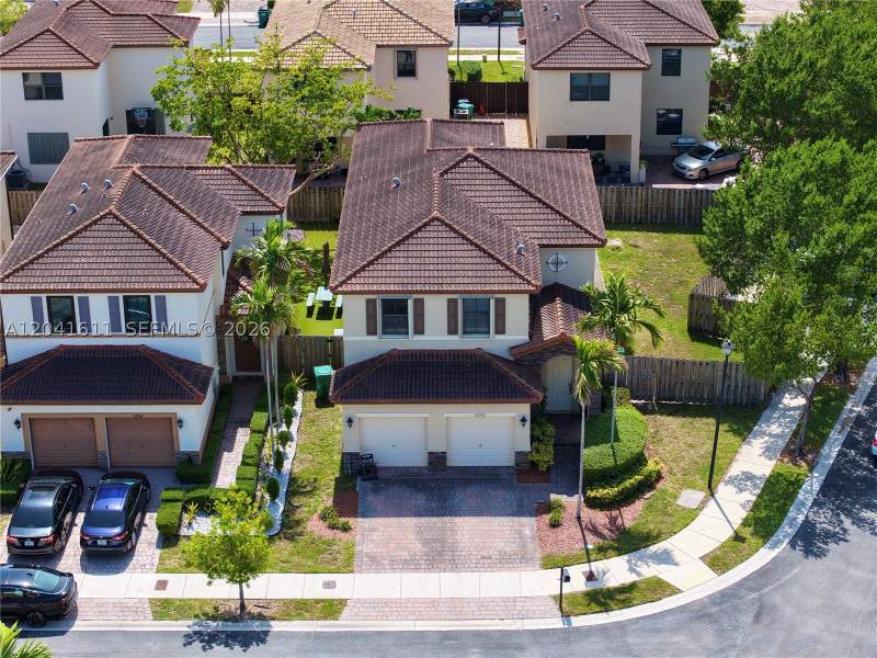 5 bedroom SingleFamilyResidence at 22732 SW 92nd Pl, Lakes By The Bay Faye Rep, Cutler Bay — photo 2