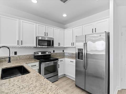 11628 NW 87th Ln 11628, Doral FL - photo 19 of 45
