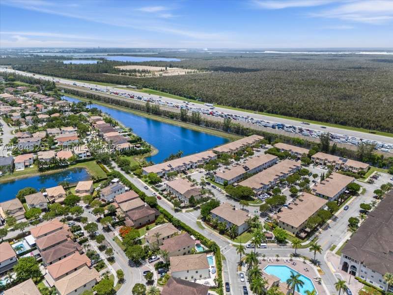 4 bedroom Townhouse at 11628 NW 87th Ln 11628, St Moritz Estates, Doral — photo 5