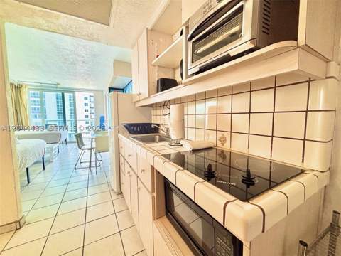 19201 Collins Ave 606, Sunny Isles Beach FL - photo 13 of 16