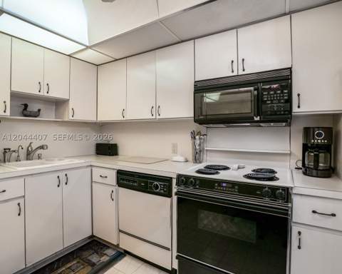 100 Bayview Dr 1620, Sunny Isles Beach FL - photo 10 of 35