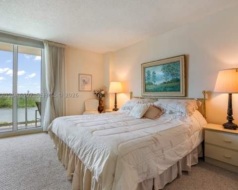 100 Bayview Dr 1620, Sunny Isles Beach FL - photo 13 of 35