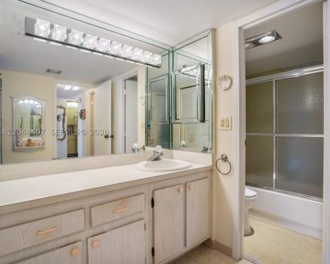 100 Bayview Dr 1620, Sunny Isles Beach FL - photo 16 of 35