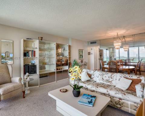 100 Bayview Dr 1620, Sunny Isles Beach FL - photo 8 of 35