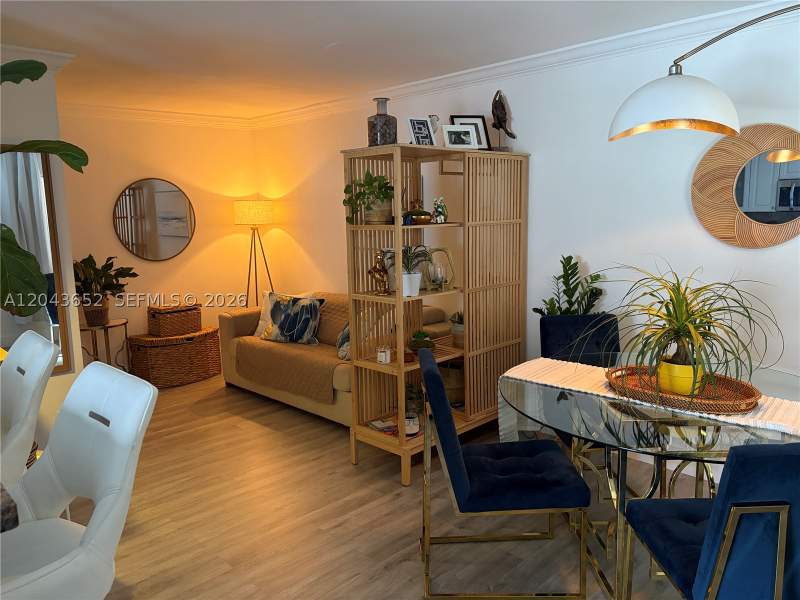 2 bedroom Condominium at 820 Salzedo St 405, Barcelona Court Condo, Coral Gables — photo 4