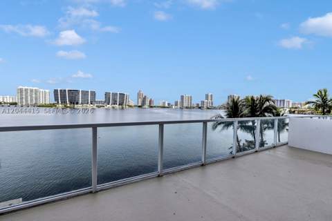 18100 N Bay Rd 304, Sunny Isles Beach FL - photo 13 of 50
