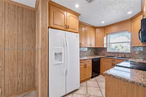 2915 NW 206th St, Miami Gardens FL - photo 12 of 26