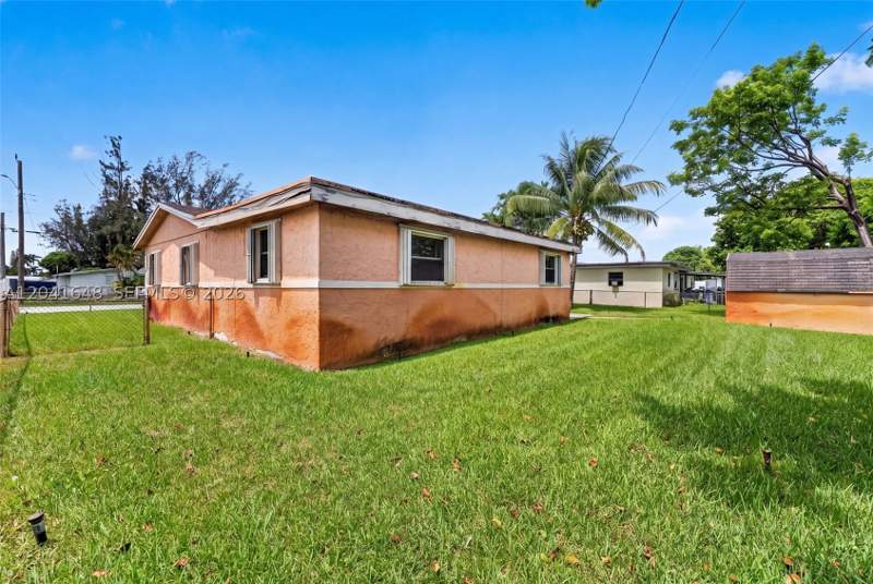 4 bedroom SingleFamilyResidence at 2915 NW 206th St, Lakewood Ests, Miami Gardens — photo 5