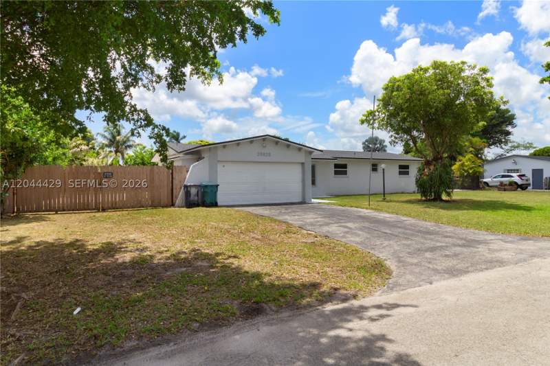3 bedroom SingleFamilyResidence at 29925 SW 168th Ct, Busch Gardens South, Homestead — photo 2