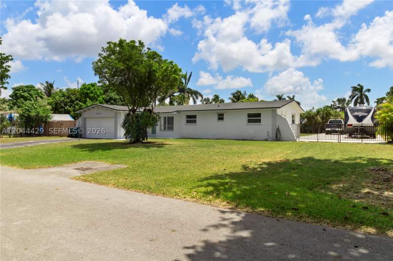 3 bedroom SingleFamilyResidence at 29925 SW 168th Ct, Busch Gardens South, Homestead — photo 4