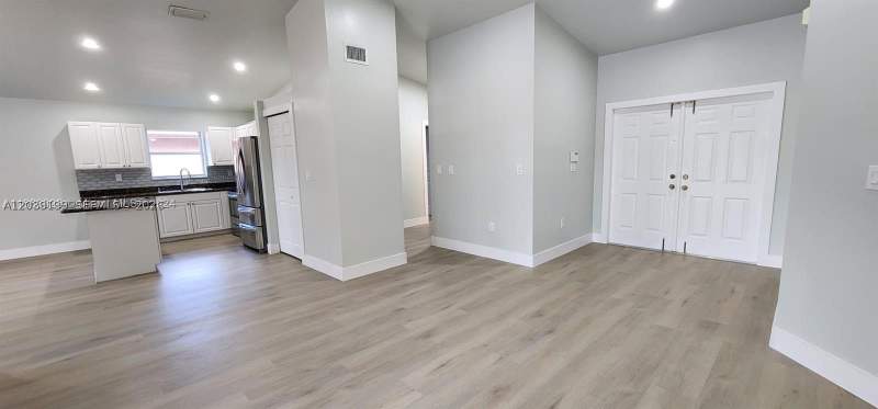 4 bedroom SingleFamilyResidence at 14817 SW 180th St, Kendall Family Estates Ph, Miami — photo 2