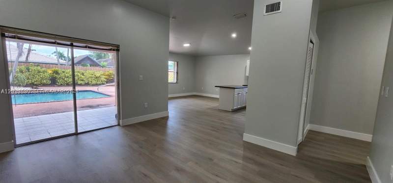 4 bedroom SingleFamilyResidence at 14817 SW 180th St, Kendall Family Estates Ph, Miami — photo 3