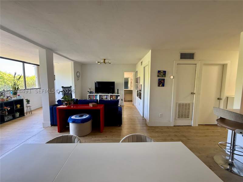1 bedroom Condominium at 2950 SW 3rd Ave 3C, Coral Way Towers Condo, Miami — photo 5