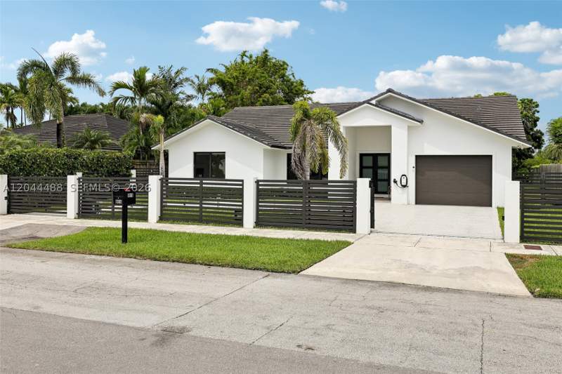 3 bedroom SingleFamilyResidence at 6816 SW 89th Ct, Bismark Sub, Miami — photo 3