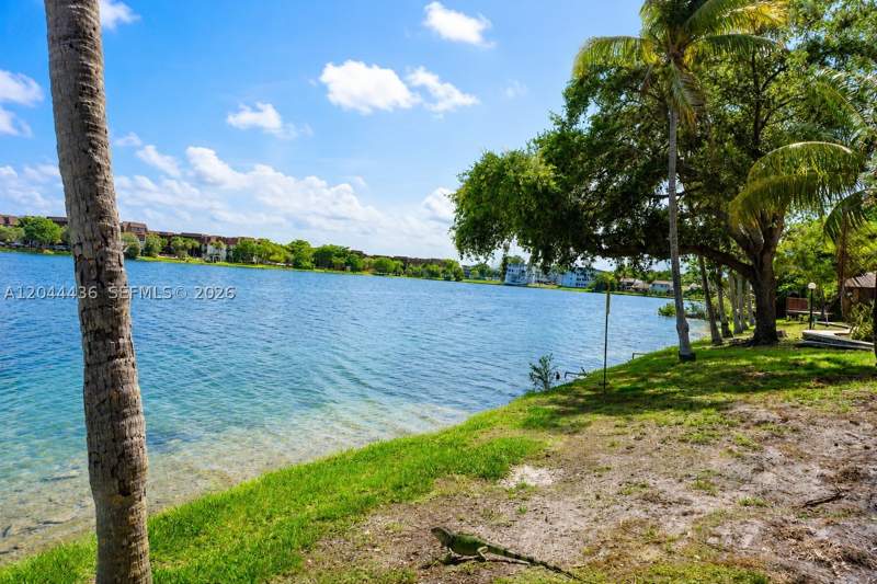 2 bedroom Condominium at 770 NE 199th St 107F, Northlake Vlg At Calif Cl, Miami — photo 3