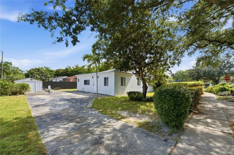 3 bedroom SingleFamilyResidence at 12475 NW 10th Ave, North Shore Heights, North Miami — photo 3
